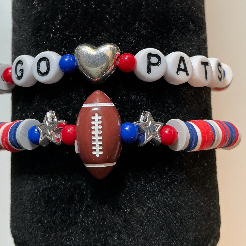 NFL - Patriots Slogan - GO PATS  bracelet set ( new handmade )